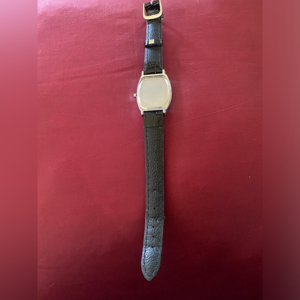 Ladies Watch - Picture 2 of 6